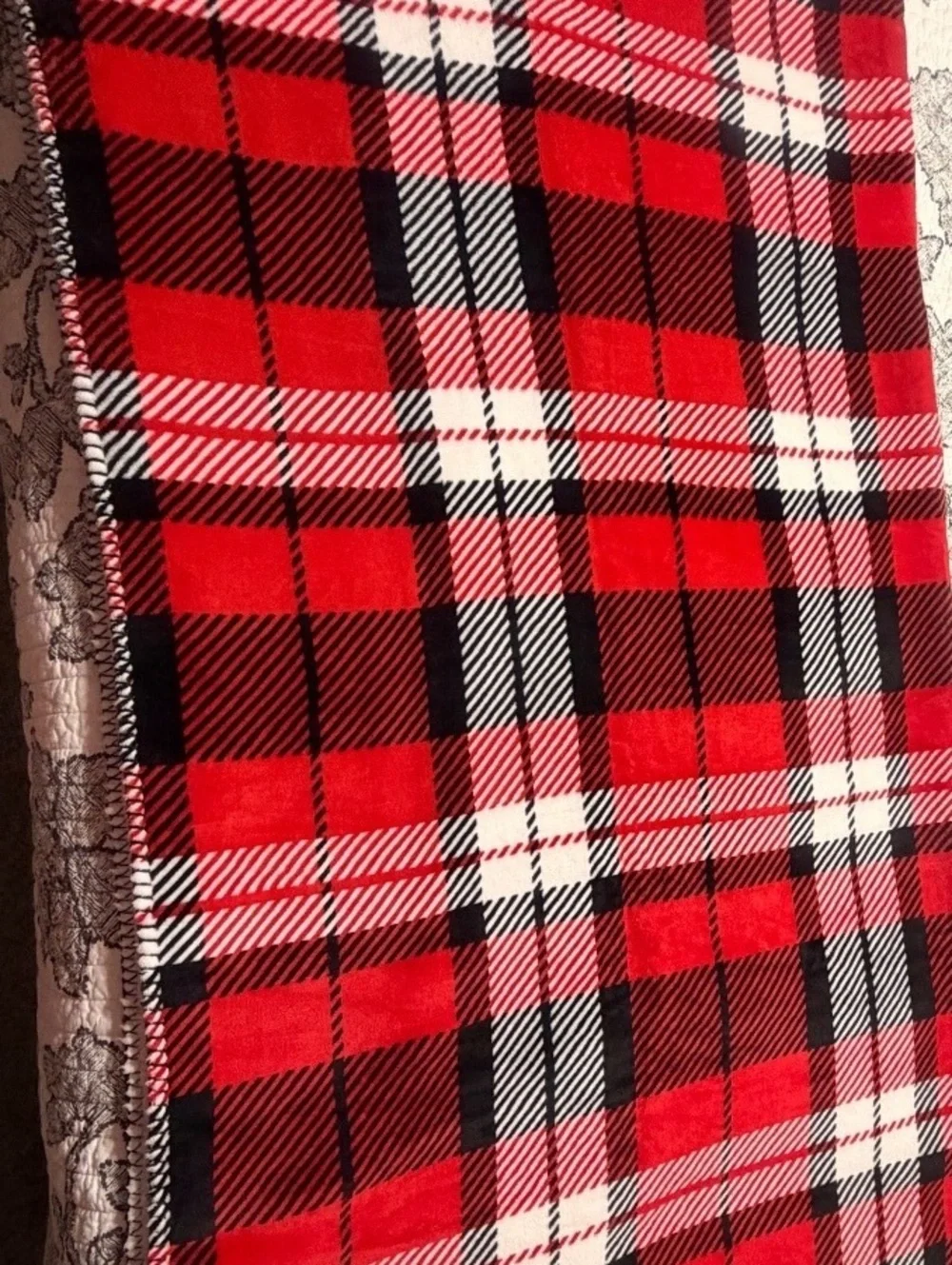 Victoria's Secret PINK Red Plaid Sherpa Throw Blanket 50x60 Inches
